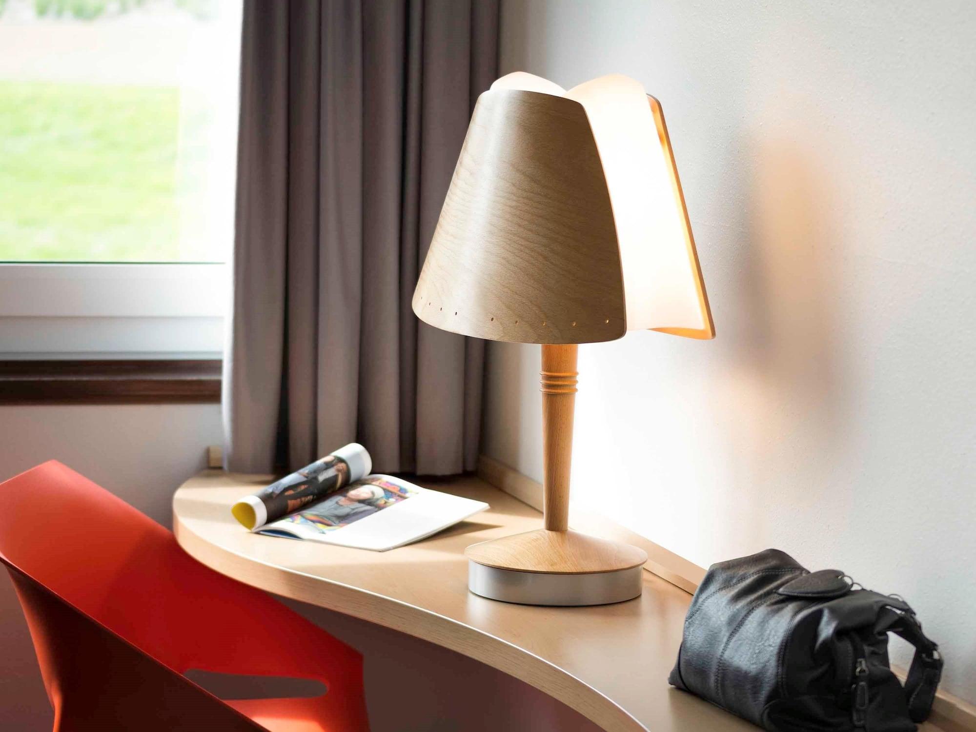 Ibis 3 Lacs Neuchatel Thielle Buitenkant foto