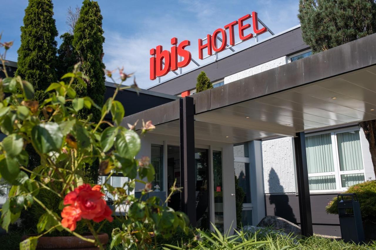 Ibis 3 Lacs Neuchatel Thielle Buitenkant foto