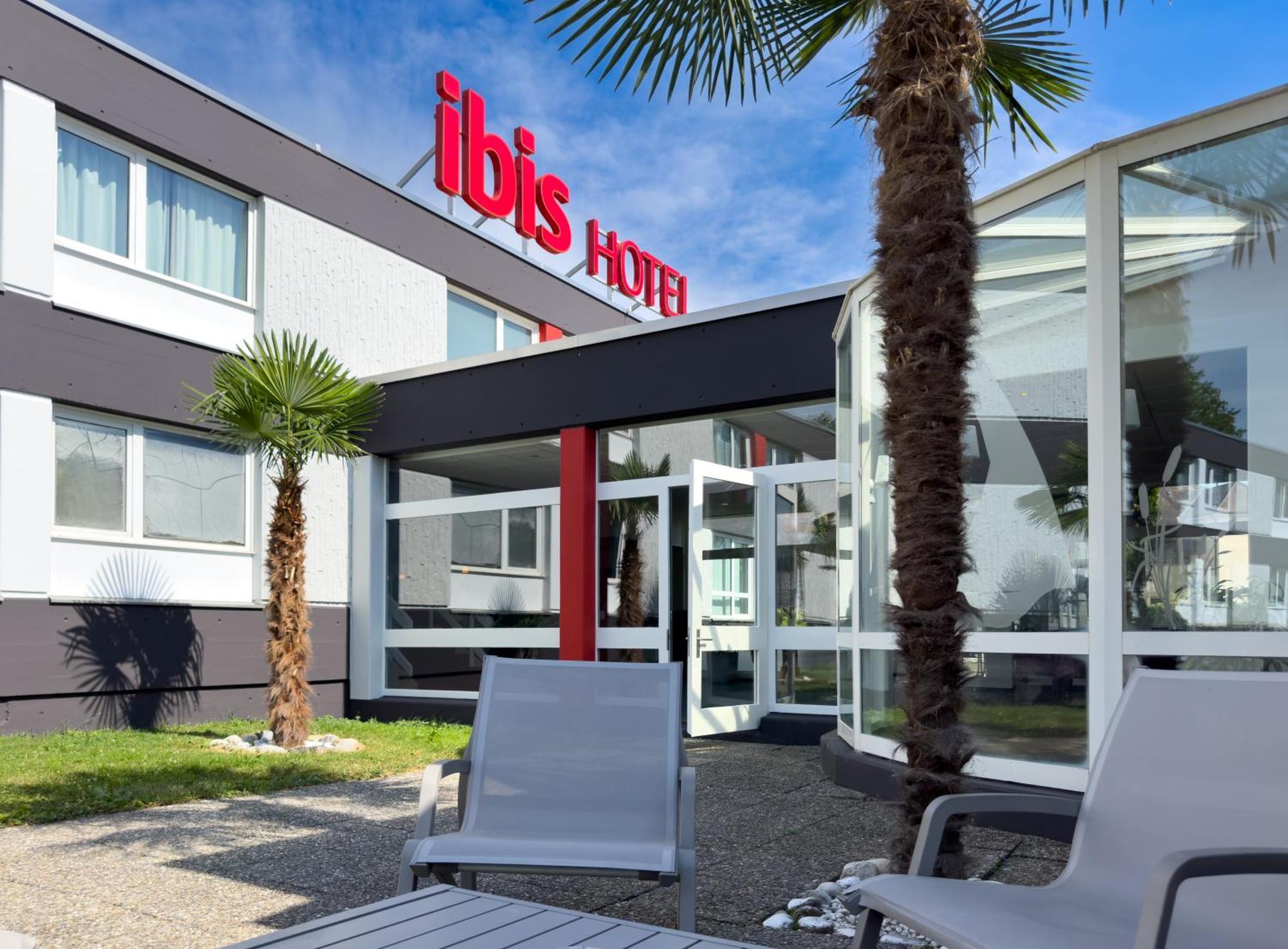 Ibis 3 Lacs Neuchatel Thielle Buitenkant foto