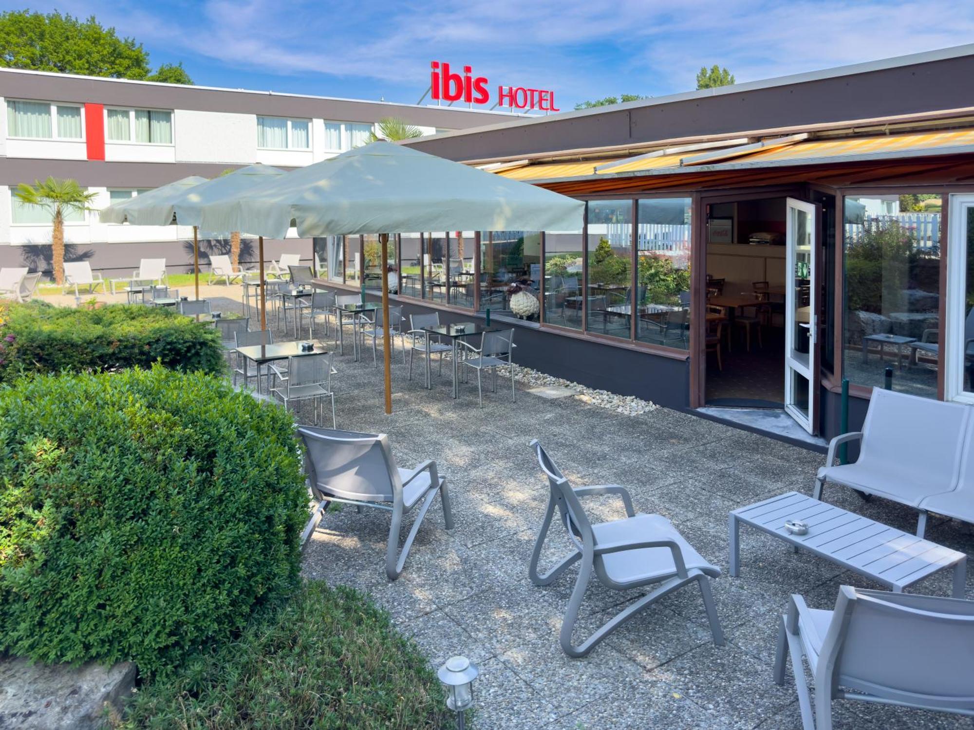 Ibis 3 Lacs Neuchatel Thielle Buitenkant foto
